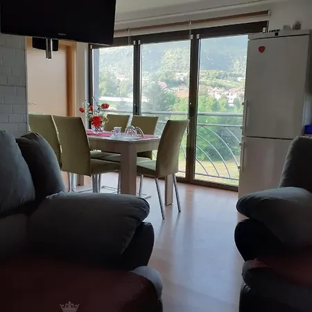 Apartment Apartman Nestroy *