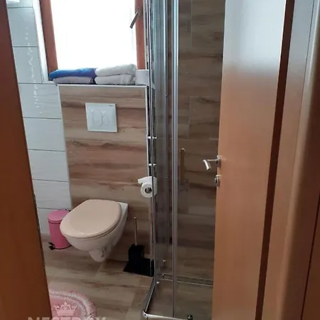 Apartman Nestroy Apartment